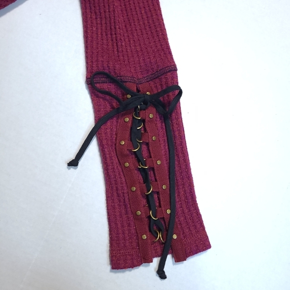 Free People Mountaineer Lace Up Statement Sleeve Thermal Sweater Burgundy SM - Picture 5 of 9